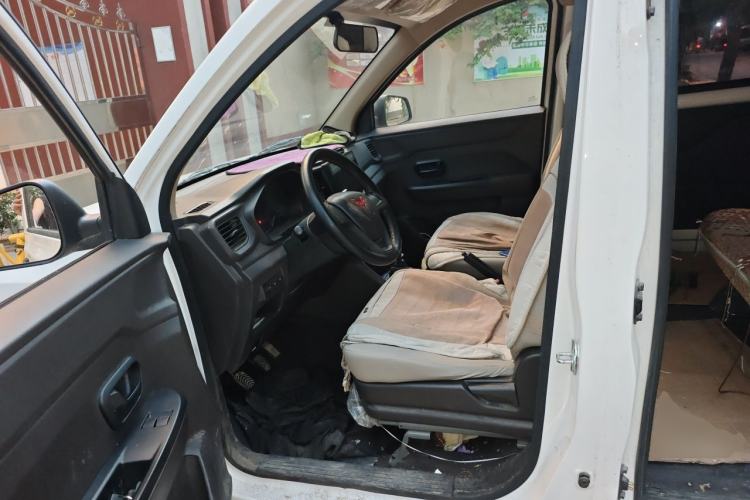 Used Wuling Hongguang V 2022 1.5L Jingqu Version Hydraulic Power Steering LAR Driver Seat