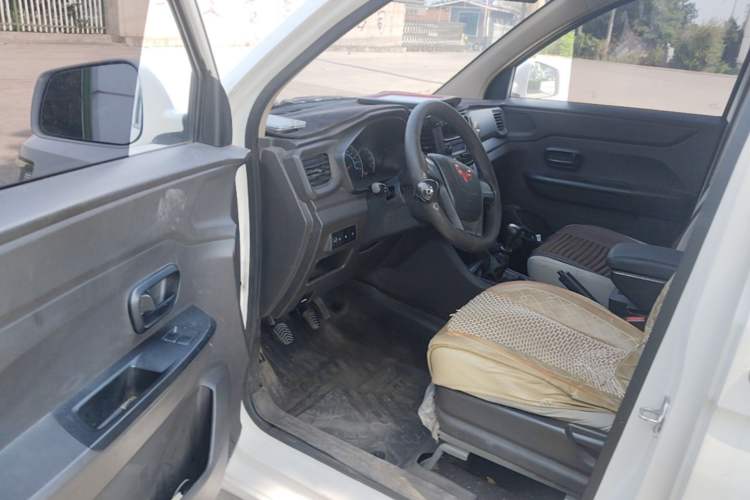 Used Wuling Hongguang V 2022 1.5L Enjoy Edition Electric-Powered LAR Driver Seat