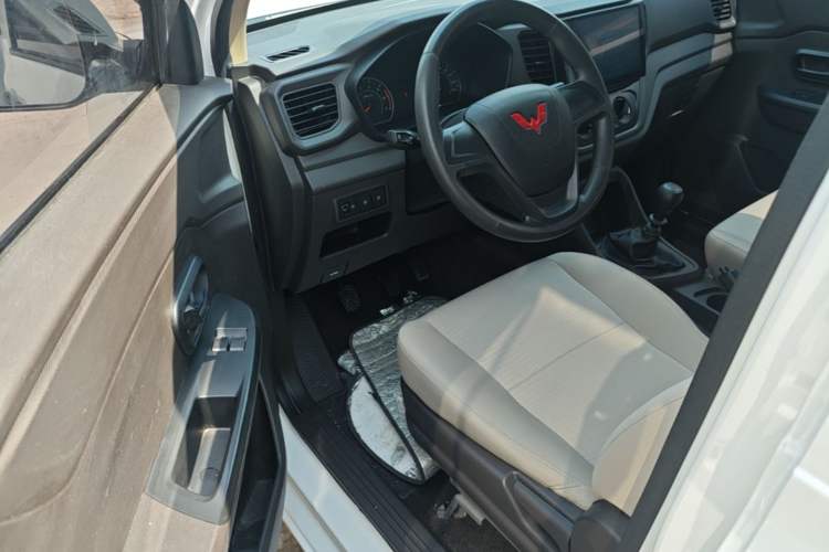 Used Wuling Hongguang V 2022 1.5L Jingqu Edition Electric-Assist LAR Driver Seat