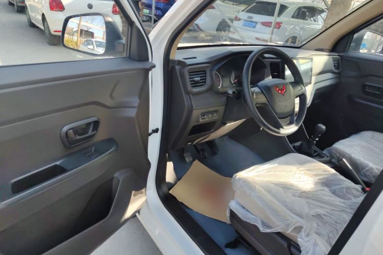 Used Wuling Hongguang V 2022 1.5L Jingqu Edition Electric-Assist LAR Driver Seat