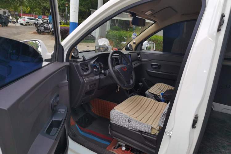 Used Wuling Hongguang V 2022 1.5L Enjoy Edition Electric-Powered LAR Driver Seat
