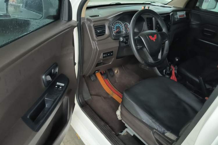 Used Wuling Hongguang V 2022 1.5L Enjoy Edition Electric-Powered LAR Driver Seat