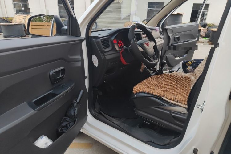 Used Wuling Hongguang V 2022 1.5L Jingqu Edition Electric-Assist LAR Driver Seat