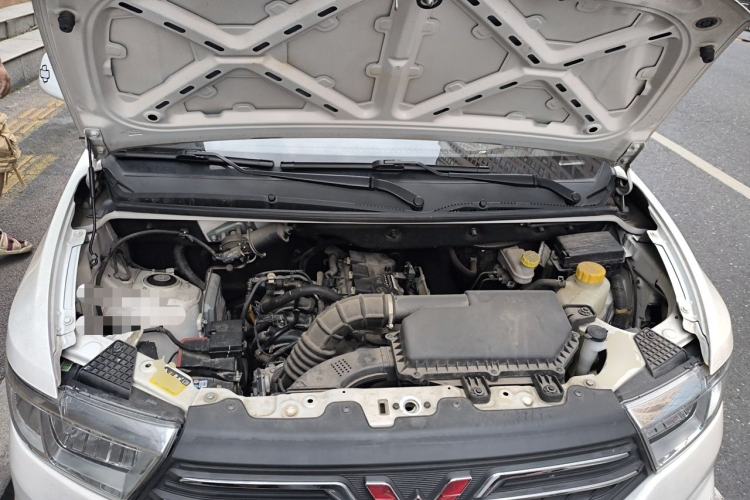 Used Wuling Hongguang V 2022 1.5L Enjoy Edition Hydraulic Power Steering LAR Engine Bay
