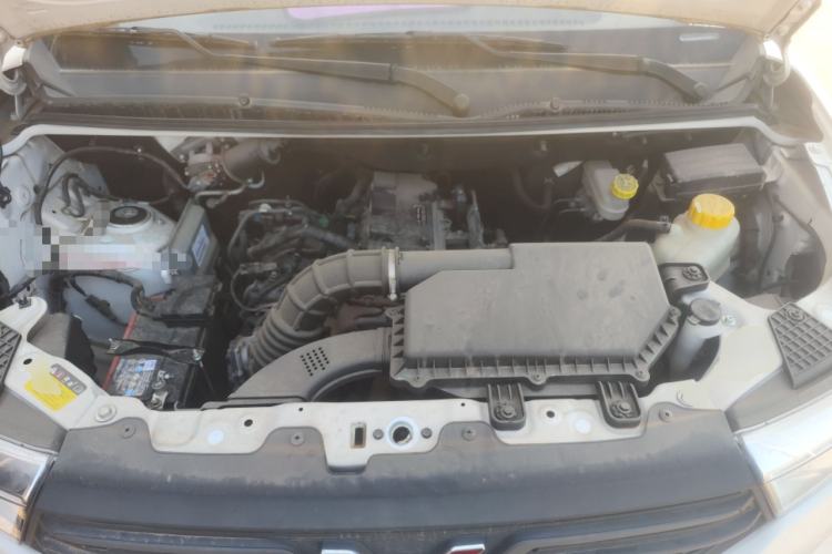Used Wuling Hongguang V 2022 1.5L Jingqu Edition Electric-Assist LAR Engine Bay