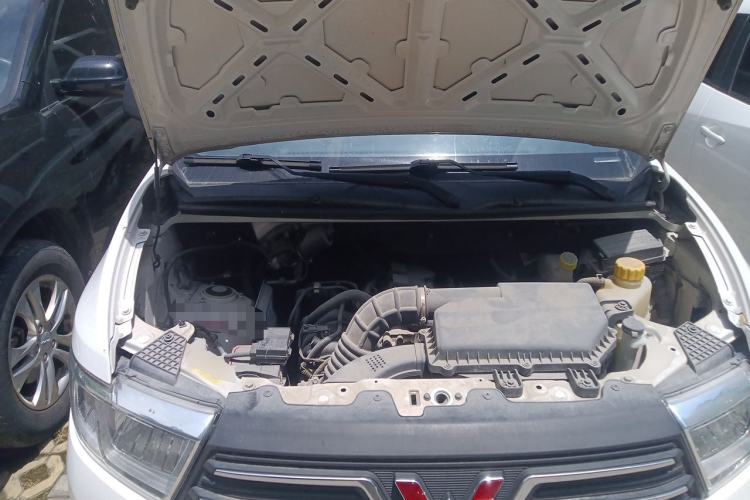 Used Wuling Hongguang V 2022 1.5L Jingqu Version Hydraulic Power Steering LAR Engine Bay