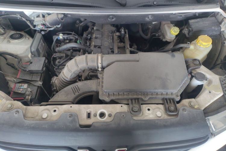 Used Wuling Hongguang V 2022 1.5L Jingqu Edition Electric-Assist LAR Engine Bay