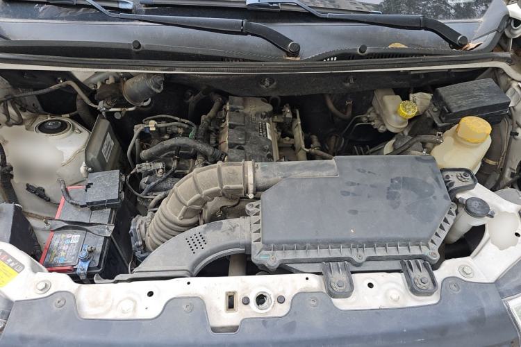 Used Wuling Hongguang V 2022 1.5L Jingqu Version Hydraulic Power Steering LAR Engine Bay