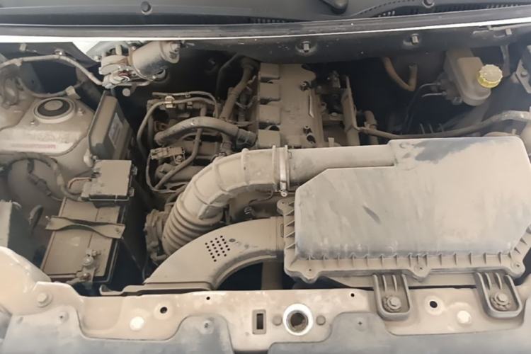 Used Wuling Hongguang V 2022 1.5L Jingqu Edition Electric-Assist LAR Engine Bay