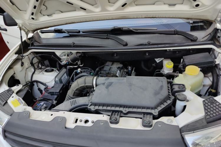 Used Wuling Hongguang V 2022 1.5L Jingqu Version Hydraulic Power Steering LAR Engine Bay