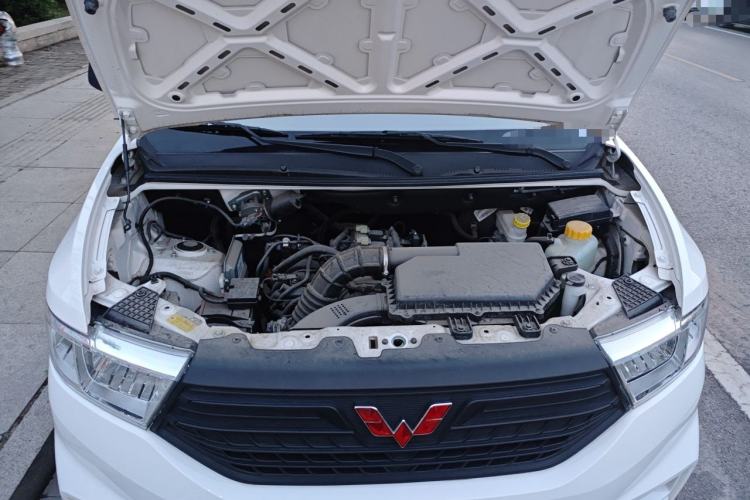 Used Wuling Hongguang V 2022 1.5L Jingqu Edition Electric-Assist LAR Engine Bay