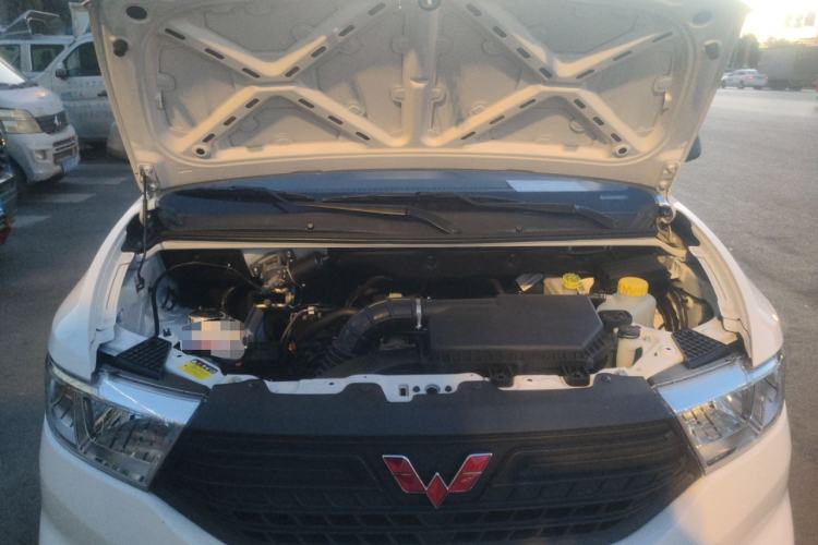 Used Wuling Hongguang V 2022 1.5L Jingqu Version Hydraulic Power Steering LAR Engine Bay