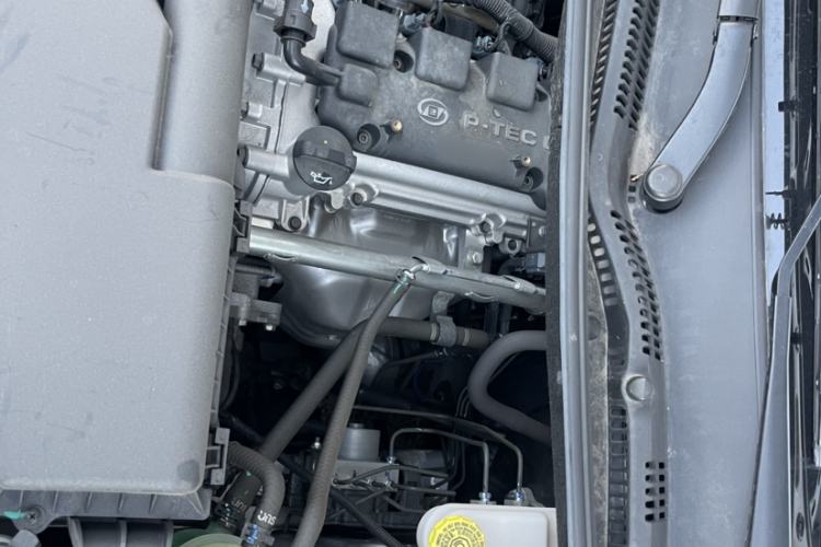 Used Wuling Hongguang V 2022 1.5L Jingqu Edition Electric-Assist LAR Engine Bay