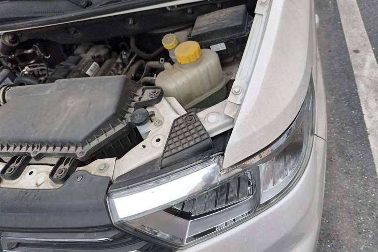 Used Wuling Hongguang V 2022 1.5L Enjoy Edition Hydraulic Power Steering LAR Engine Bay Left