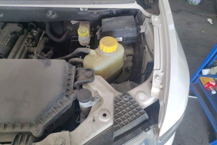 Used Wuling Hongguang V 2022 1.5L Jingqu Edition Electric-Assist LAR Engine Bay Left