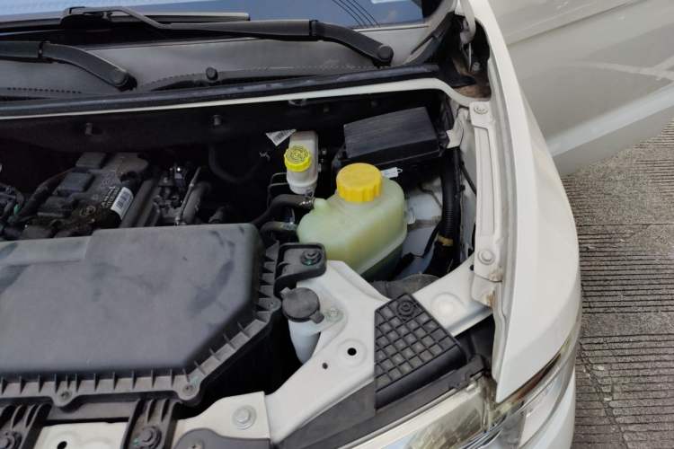 Used Wuling Hongguang V 2022 1.5L Jingqu Version Hydraulic Power Steering LAR Engine Bay Left