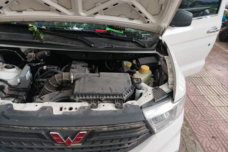 Used Wuling Hongguang V 2022 1.5L Jingqu Edition Electric-Assist LAR Engine Bay Left