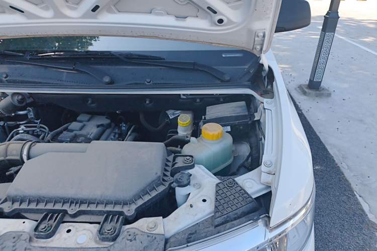 Used Wuling Hongguang V 2022 1.5L Jingqu Edition Electric-Assist LAR Engine Bay Left