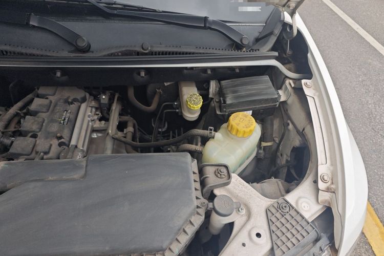 Used Wuling Hongguang V 2022 1.5L Jingqu Edition Electric-Assist LAR Engine Bay Left