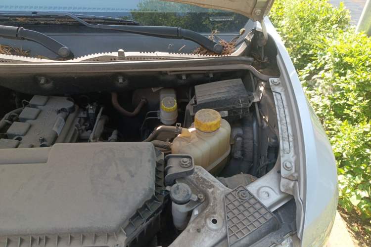 Used Wuling Hongguang V 2022 1.5L Jingqu Version Hydraulic Power Steering LAR Engine Bay Left