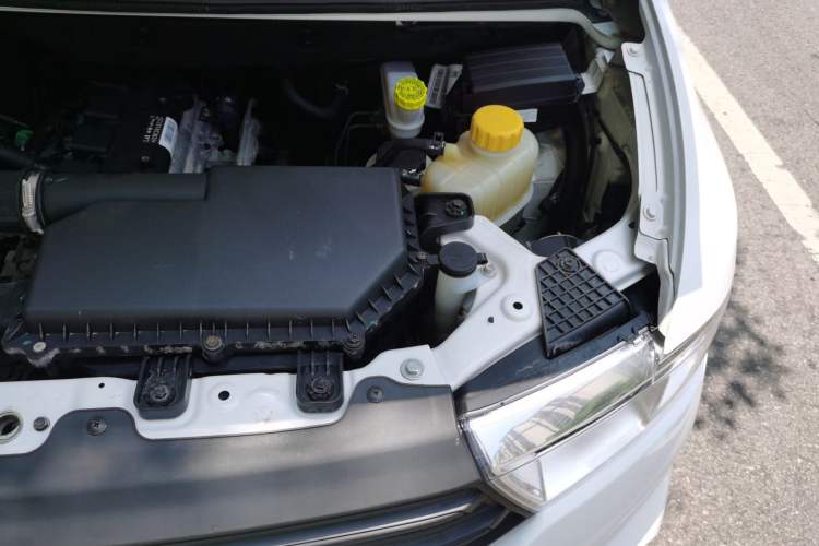 Used Wuling Hongguang V 2022 1.5L Jingqu Version Hydraulic Power Steering LAR Engine Bay Left