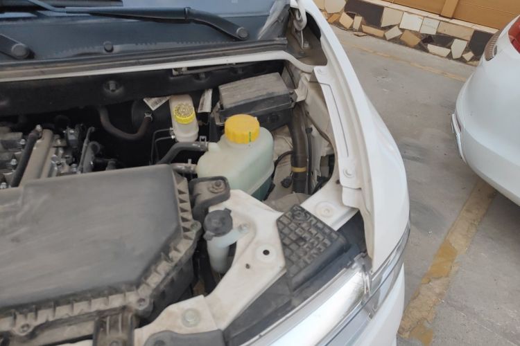 Used Wuling Hongguang V 2022 1.5L Jingqu Edition Electric-Assist LAR Engine Bay Left