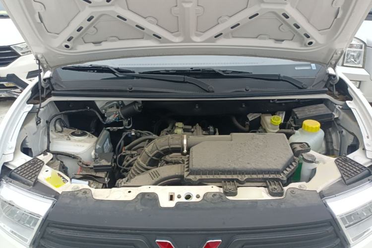 Used Wuling Hongguang V 2022 1.5L Jingqu Edition Electric-Assist LAR Engine Bay