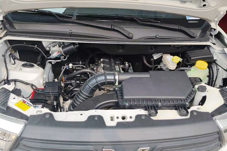 Used Wuling Hongguang V 2022 1.5L Jingqu Version Hydraulic Power Steering LAR Engine Bay