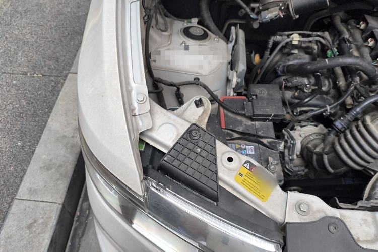 Used Wuling Hongguang V 2022 1.5L Enjoy Edition Hydraulic Power Steering LAR Engine Bay Right