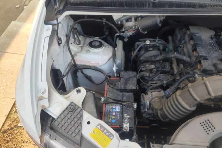 Used Wuling Hongguang V 2022 1.5L Jingqu Edition Electric-Assist LAR Engine Bay Right