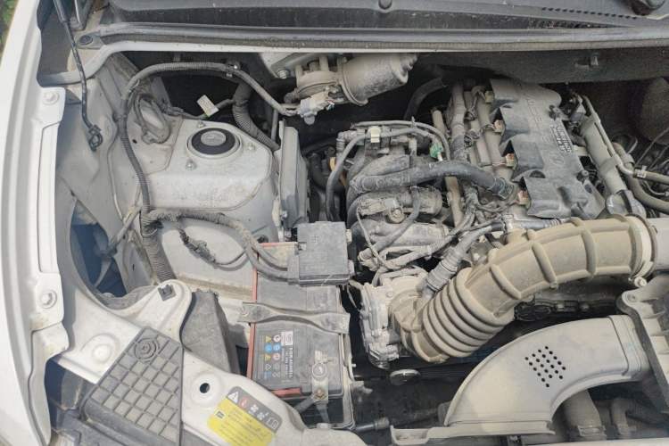 Used Wuling Hongguang V 2022 1.5L Jingqu Version Hydraulic Power Steering LAR Engine Bay Right
