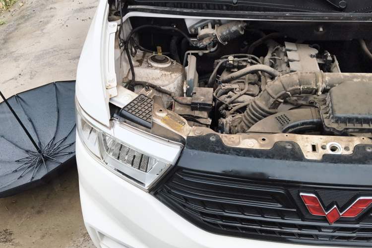 Used Wuling Hongguang V 2022 1.5L Jingqu Version Hydraulic Power Steering LAR Engine Bay Right