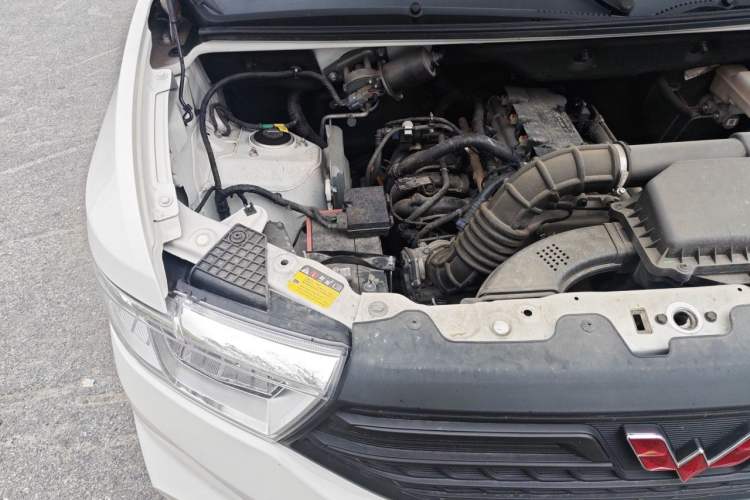 Used Wuling Hongguang V 2022 1.5L Jingqu Edition Electric-Assist LAR Engine Bay Right