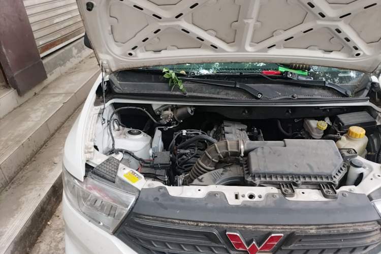 Used Wuling Hongguang V 2022 1.5L Jingqu Edition Electric-Assist LAR Engine Bay Right