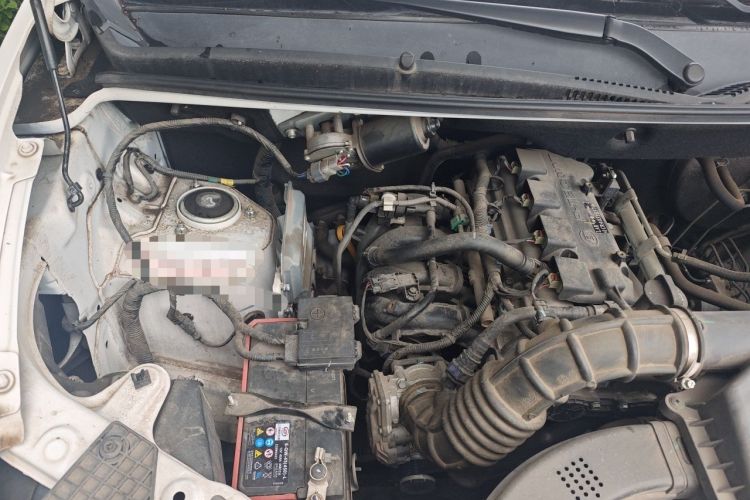Used Wuling Hongguang V 2022 1.5L Jingqu Edition Electric-Assist LAR Engine Bay Right