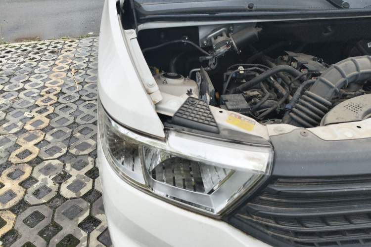 Used Wuling Hongguang V 2022 1.5L Jingqu Version Hydraulic Power Steering LAR Engine Bay Right