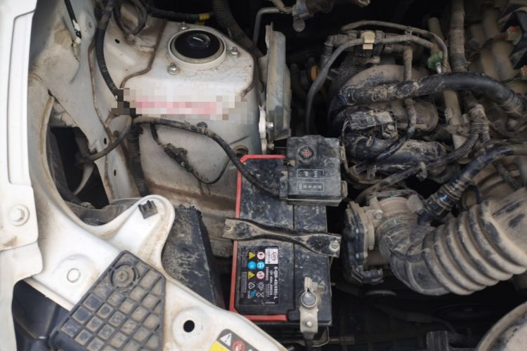 Used Wuling Hongguang V 2022 1.5L Jingqu Version Hydraulic Power Steering LAR Engine Bay Right
