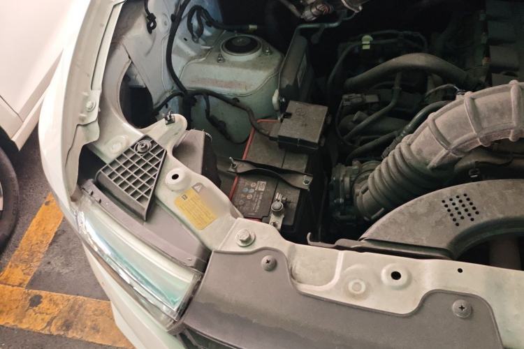 Used Wuling Hongguang V 2022 1.5L Enjoy Edition Hydraulic Power Steering LAR Engine Bay Right