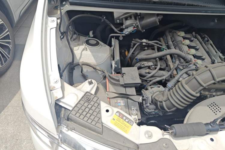 Used Wuling Hongguang V 2022 1.5L Enjoy Edition Electric-Powered LAR Engine Bay Right
