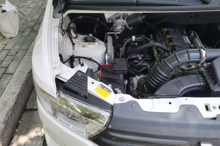 Used Wuling Hongguang V 2022 1.5L Jingqu Version Hydraulic Power Steering LAR Engine Bay Right