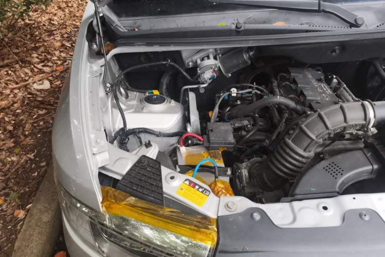 Used Wuling Hongguang V 2022 1.5L Jingqu Edition Electric-Assist LAR Engine Bay Right