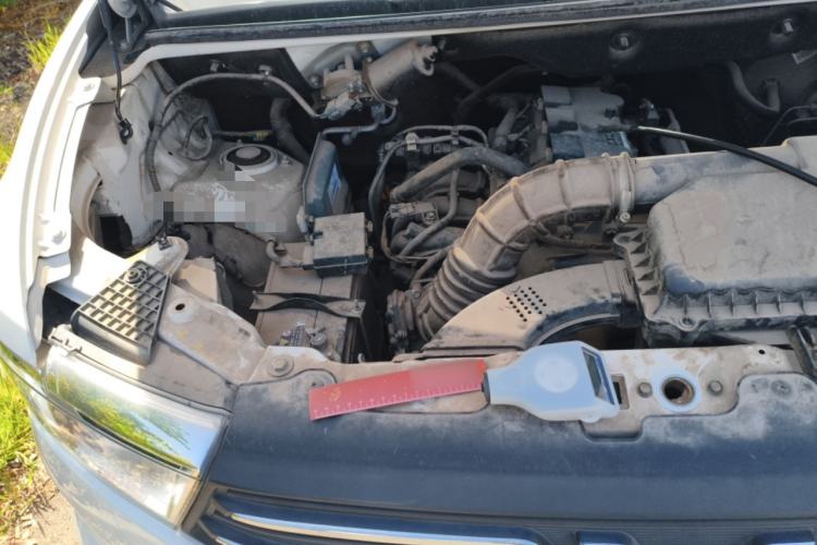 Used Wuling Hongguang V 2022 1.5L Jingqu Version Hydraulic Power Steering LAR Engine Bay Right