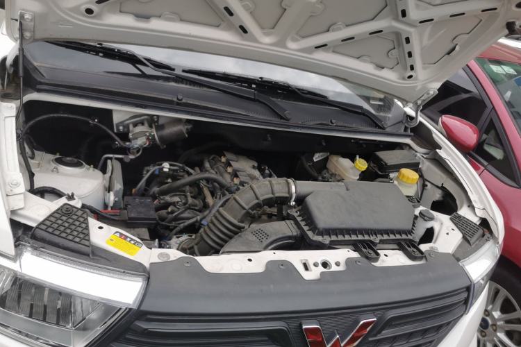Used Wuling Hongguang V 2022 1.5L Jingqu Edition Electric-Assist LAR Engine Bay
