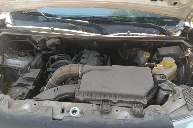 Used Wuling Hongguang V 2022 1.5L Jingqu Version Hydraulic Power Steering LAR Engine Bay