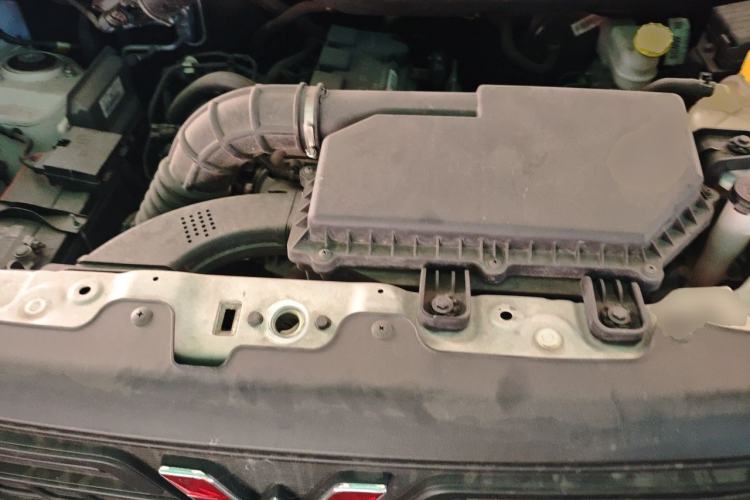 Used Wuling Hongguang V 2022 1.5L Enjoy Edition Hydraulic Power Steering LAR Engine Bay