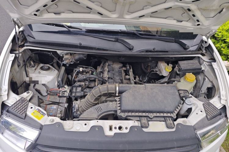 Used Wuling Hongguang V 2022 1.5L Jingqu Edition Electric-Assist LAR Engine Bay