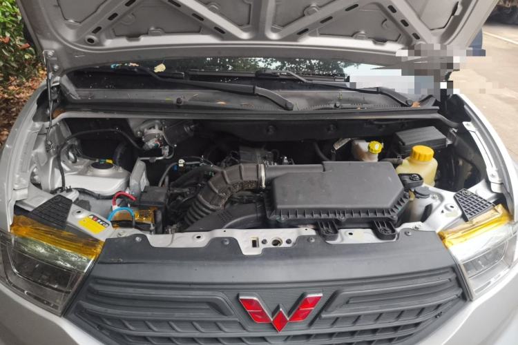 Used Wuling Hongguang V 2022 1.5L Jingqu Edition Electric-Assist LAR Engine Bay