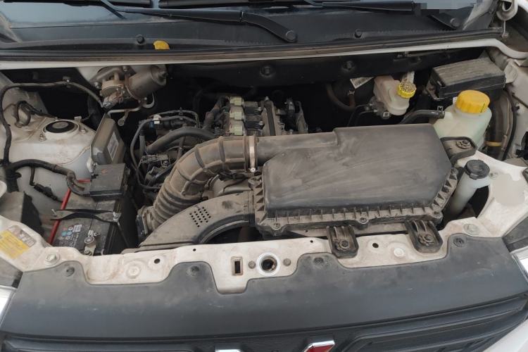 Used Wuling Hongguang V 2022 1.5L Jingqu Edition Electric-Assist LAR Engine Bay