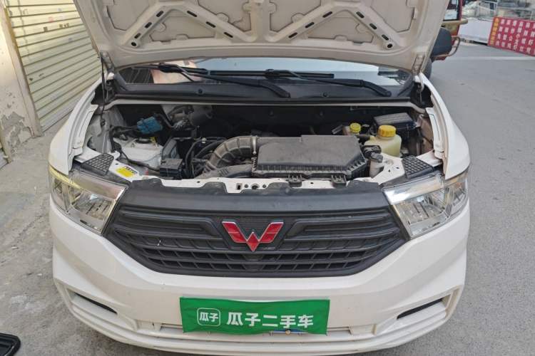 Used Wuling Hongguang V 2022 1.5L Jingqu Version Hydraulic Power Steering LAR Engine Bay