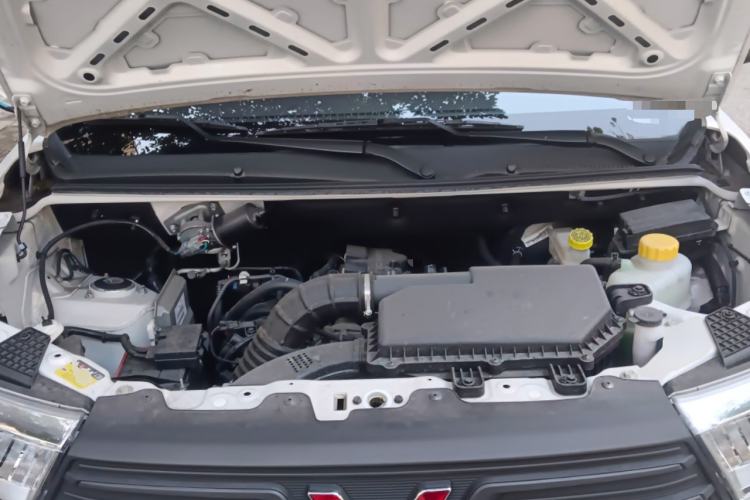 Used Wuling Hongguang V 2022 1.5L Jingqu Edition Electric-Assist LAR Engine Bay